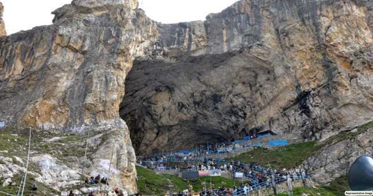 Amid tight security, another batch of over 6500 pilgrims leave Jammu for Amarnath